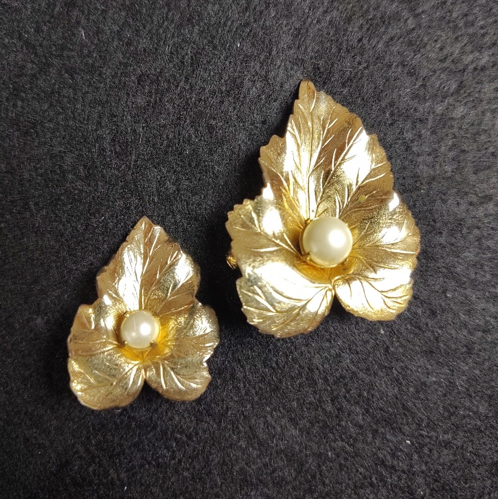Vintage Brooch set